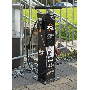 SKS-Germany pumpa állomás szerszámokkal - 160835